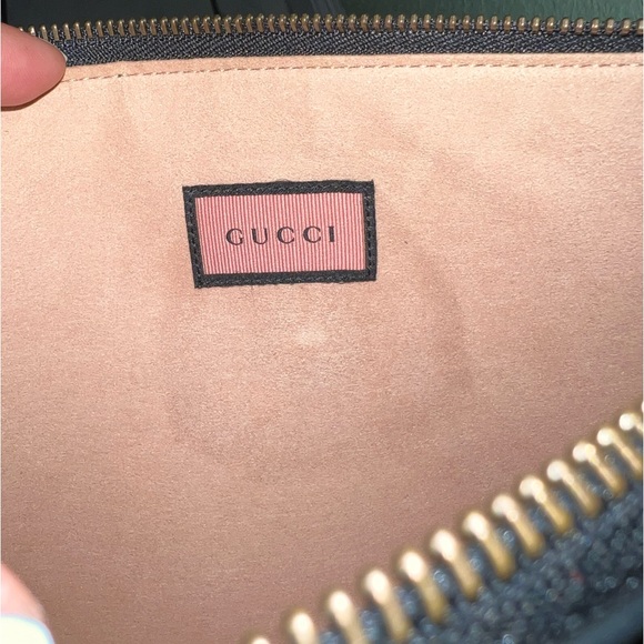 👑✅PRICE FIRM✅ AUTHENTIC Calfskin Life is Gucci Clutch - Picture 7 of 17